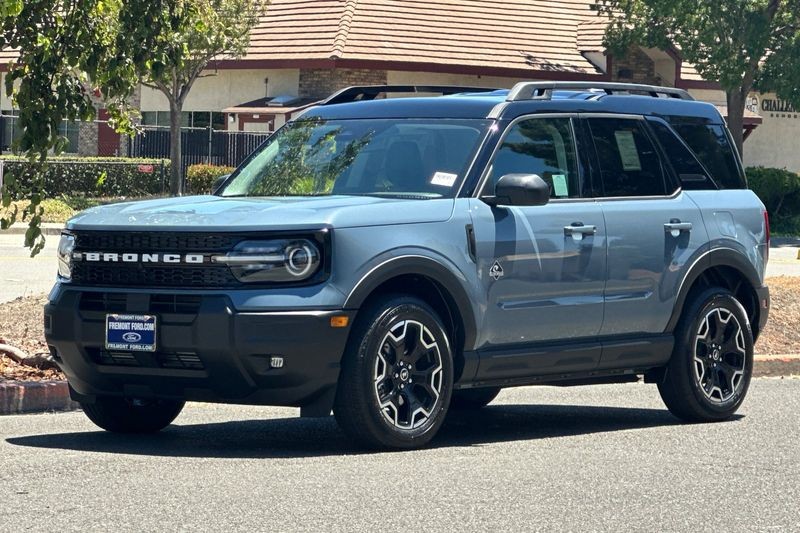 Ford Bronco Sport Vehicle Full-screen Gallery Image 07