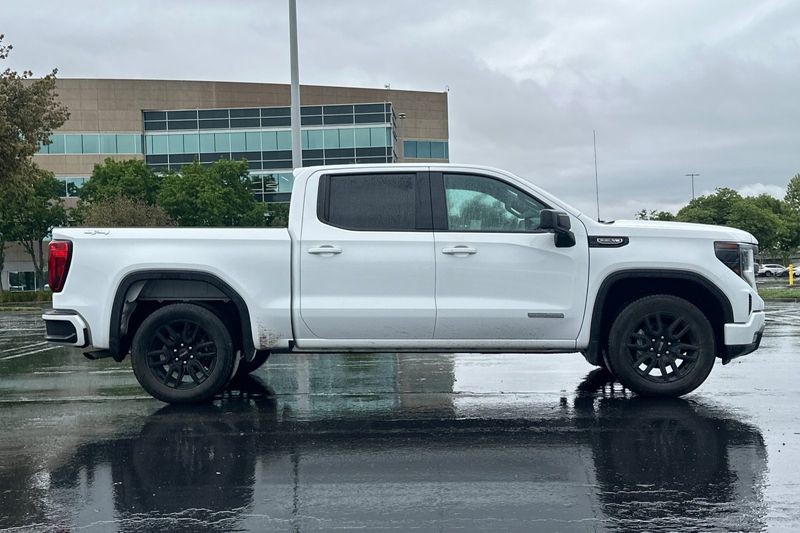 GMC Sierra 1500 Vehicle Full-screen Gallery Image 02