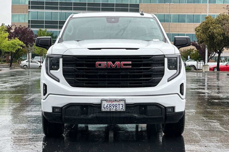 GMC Sierra 1500 Vehicle Full-screen Gallery Image 09