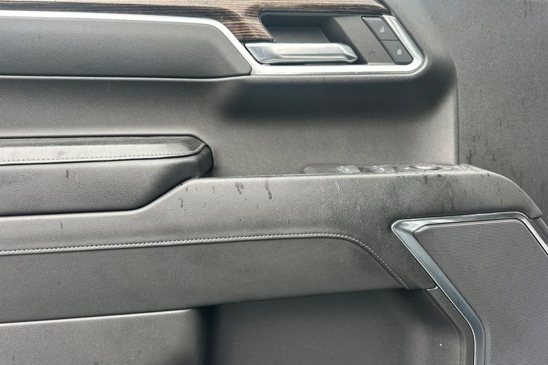 GMC Sierra 1500 Vehicle Full-screen Gallery Image 11
