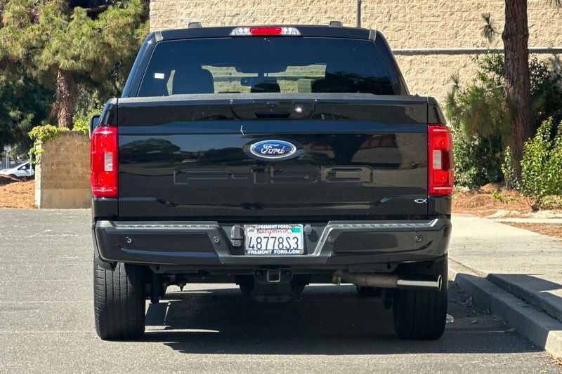 Ford F-150 Vehicle Full-screen Gallery Image 04