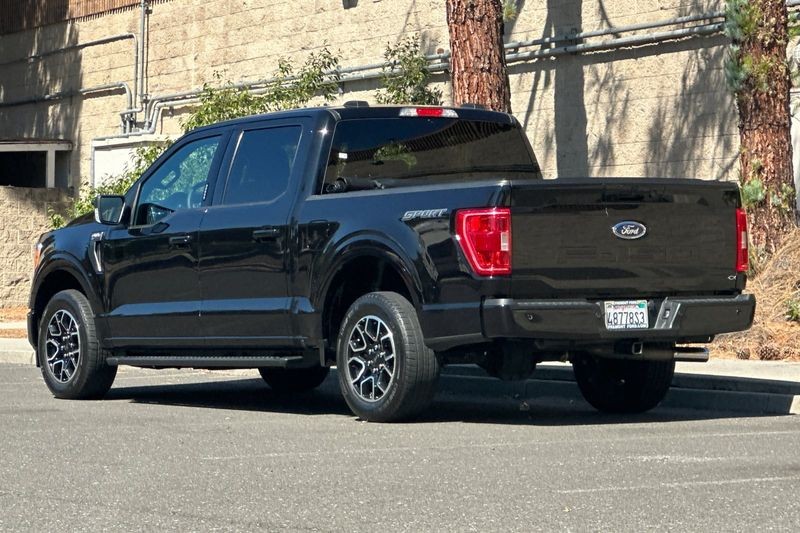 Ford F-150 Vehicle Full-screen Gallery Image 05