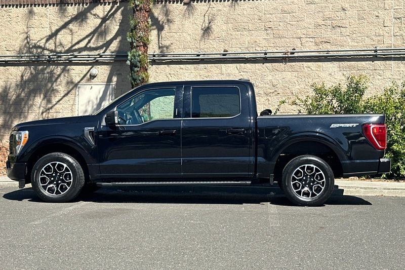 Ford F-150 Vehicle Full-screen Gallery Image 07