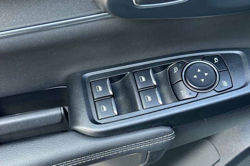 Ford Ranger Vehicle Full-screen Gallery Image 12