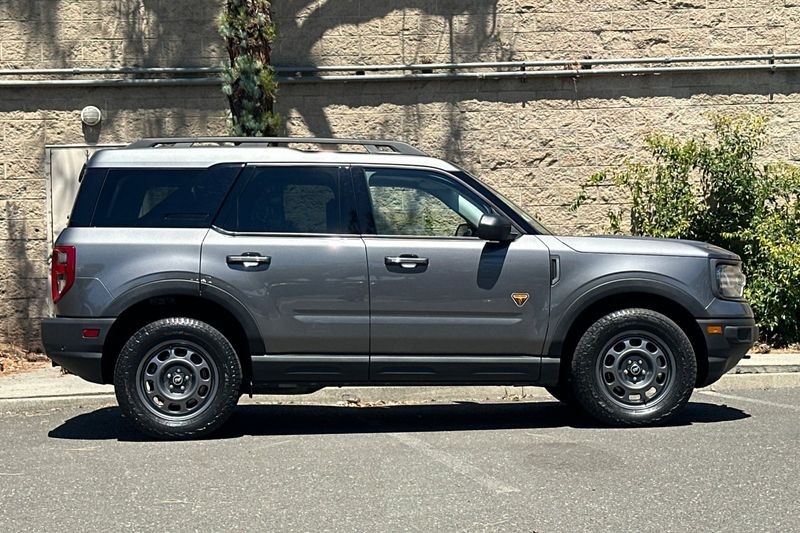 Ford Bronco Sport Vehicle Full-screen Gallery Image 02