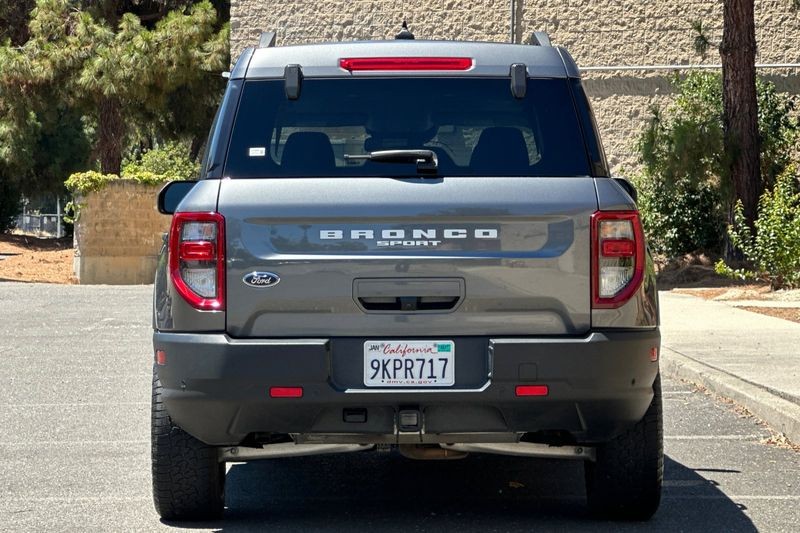 Ford Bronco Sport Vehicle Full-screen Gallery Image 04
