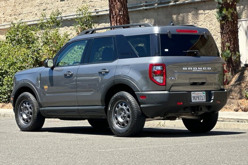 Ford Bronco Sport Vehicle Full-screen Gallery Image 05