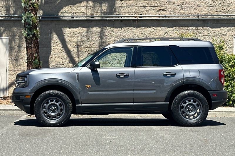 Ford Bronco Sport Vehicle Full-screen Gallery Image 07