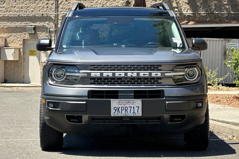 Ford Bronco Sport Vehicle Full-screen Gallery Image 09