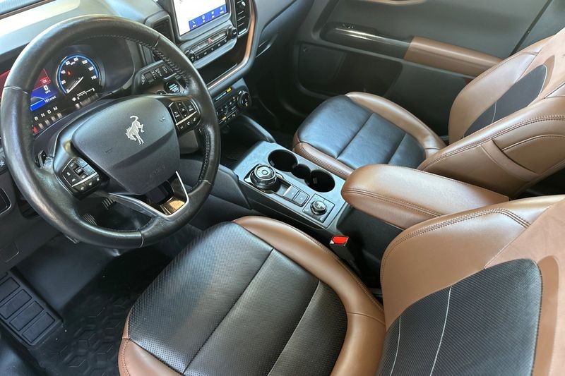 Ford Bronco Sport Vehicle Full-screen Gallery Image 10