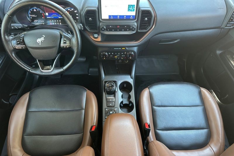 Ford Bronco Sport Vehicle Full-screen Gallery Image 15