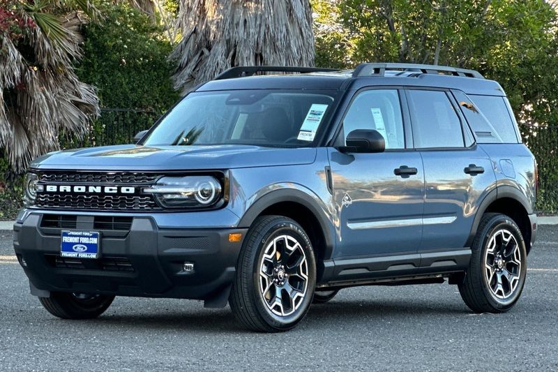Ford Bronco Sport Vehicle Full-screen Gallery Image 07