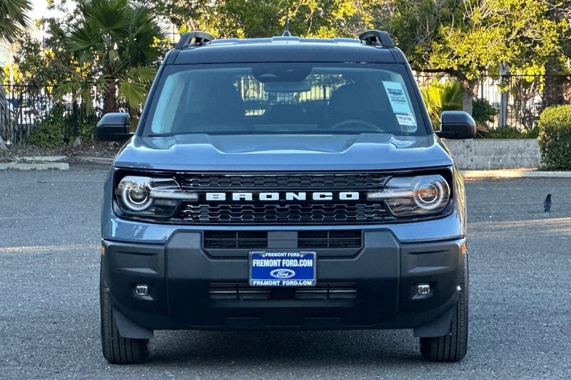 Ford Bronco Sport Vehicle Full-screen Gallery Image 08