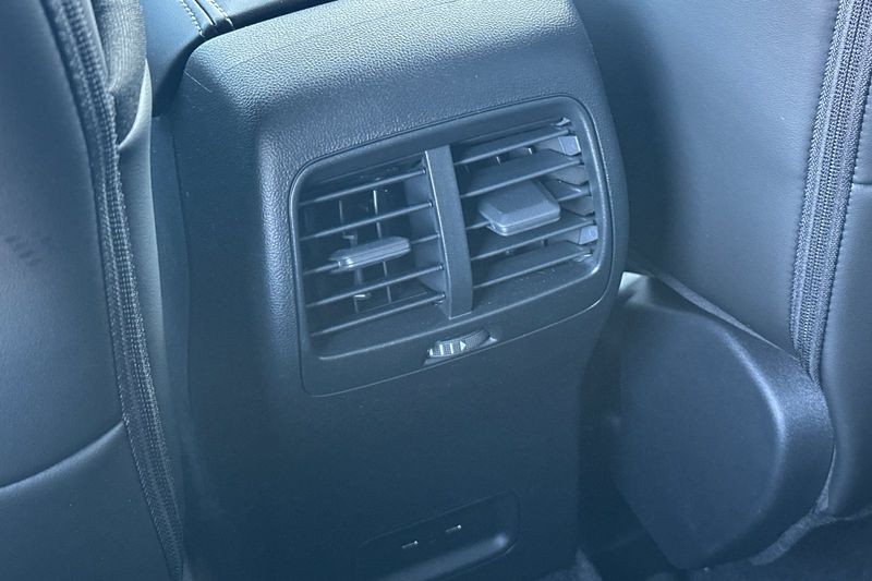 Ford Bronco Sport Vehicle Full-screen Gallery Image 13
