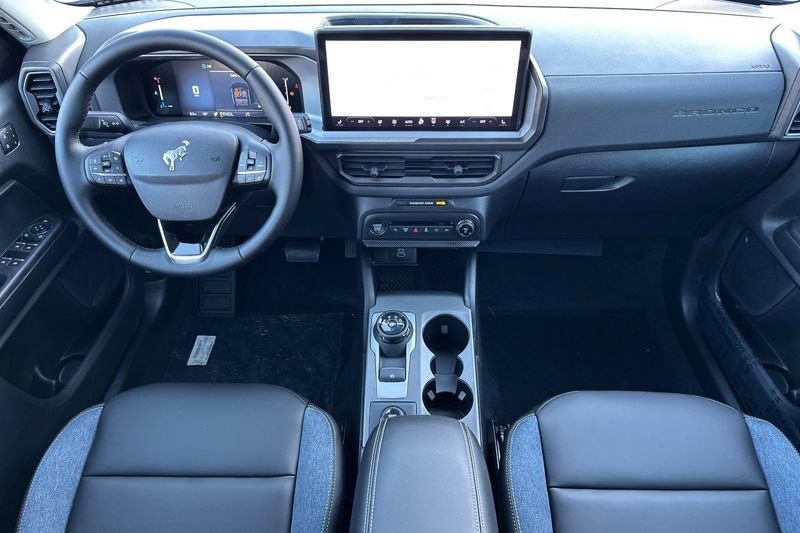 Ford Bronco Sport Vehicle Full-screen Gallery Image 14