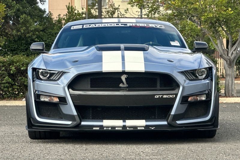 Ford Mustang Vehicle Full-screen Gallery Image 09