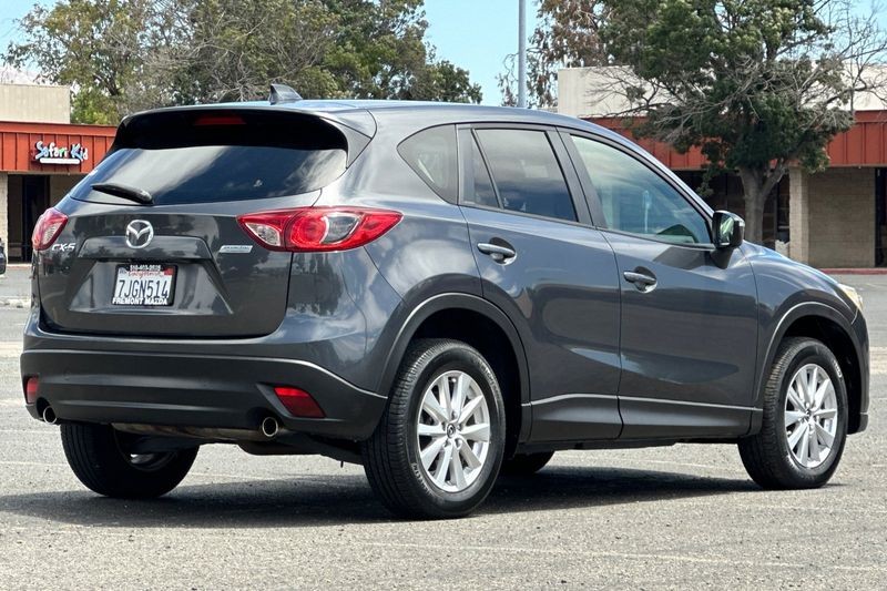 Mazda CX-5 Vehicle Full-screen Gallery Image 03