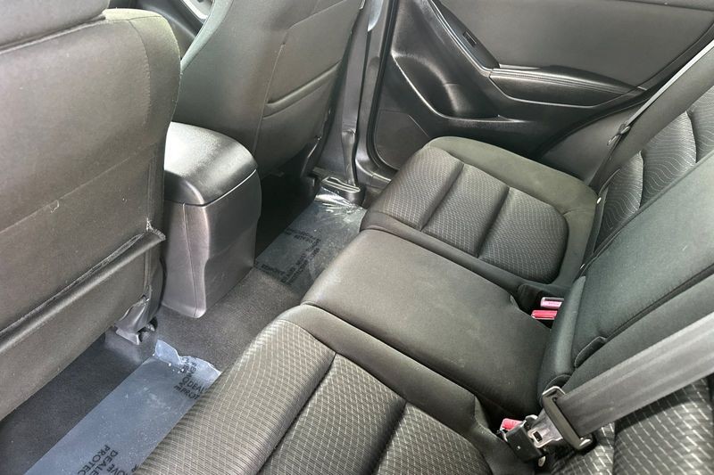 Mazda CX-5 Vehicle Full-screen Gallery Image 13