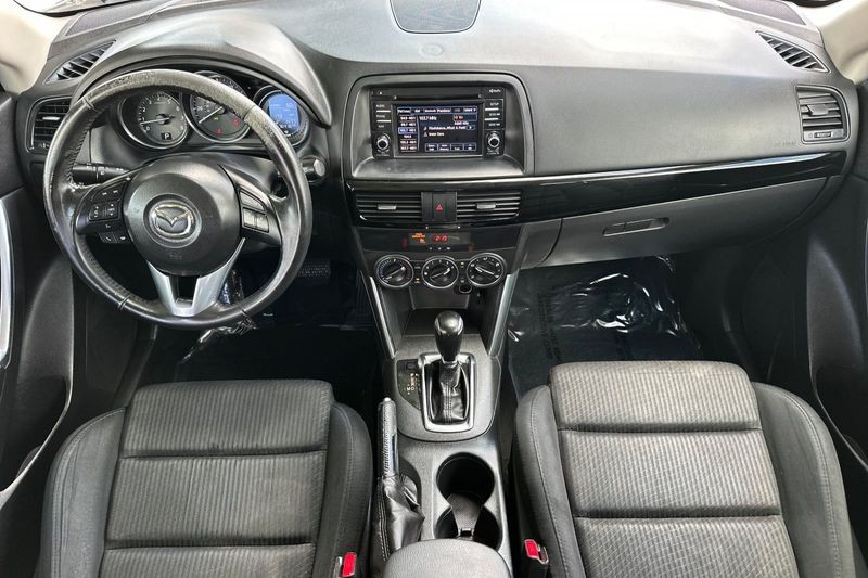 Mazda CX-5 Vehicle Full-screen Gallery Image 14