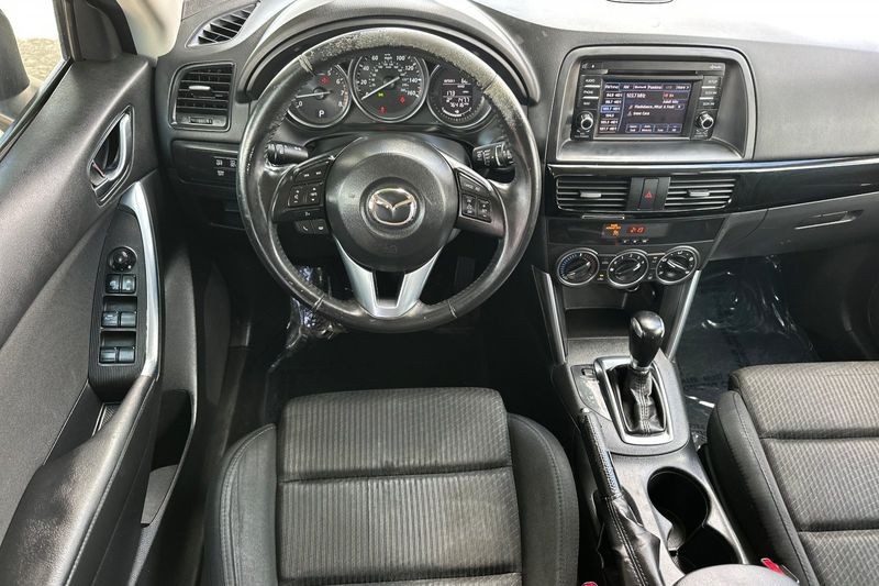 Mazda CX-5 Vehicle Full-screen Gallery Image 15