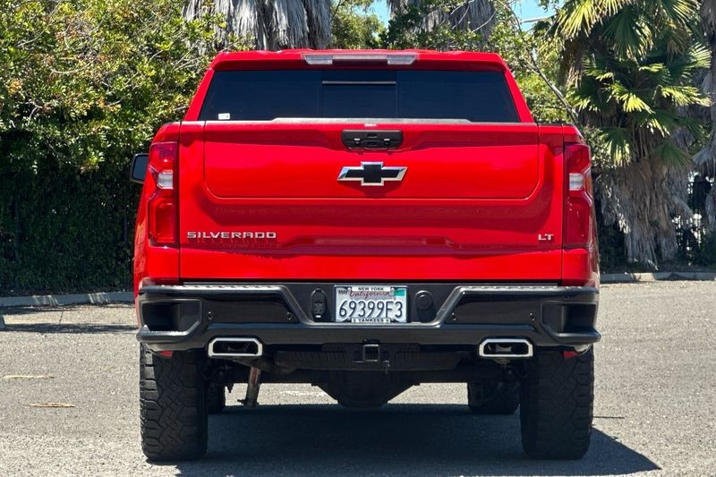 Chevrolet Silverado 1500 Vehicle Full-screen Gallery Image 04