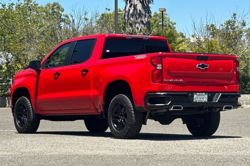 Chevrolet Silverado 1500 Vehicle Full-screen Gallery Image 05