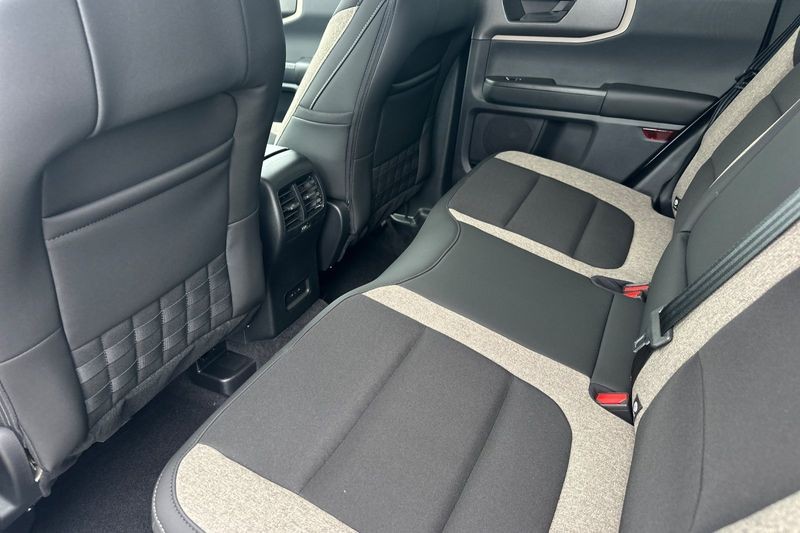 Ford Bronco Sport Vehicle Full-screen Gallery Image 12