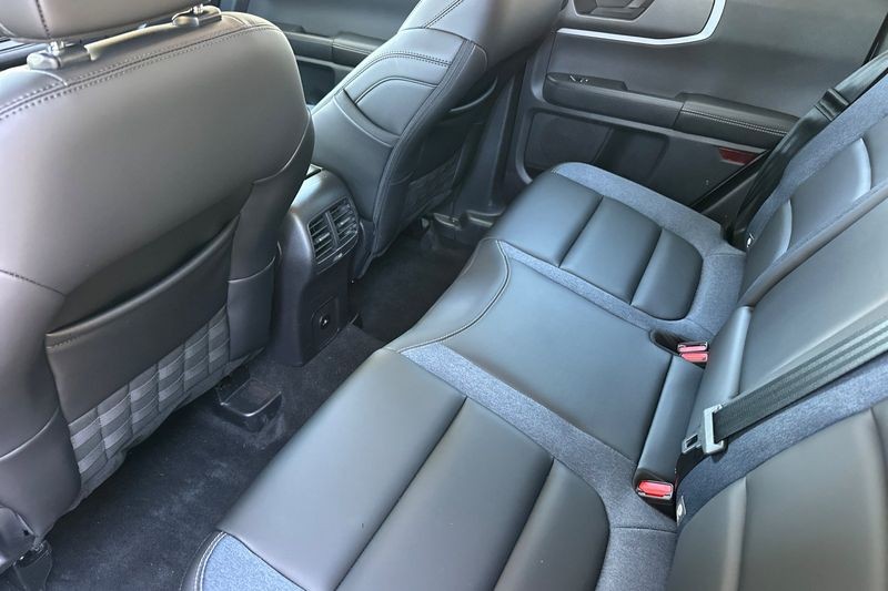 Ford Bronco Sport Vehicle Full-screen Gallery Image 13