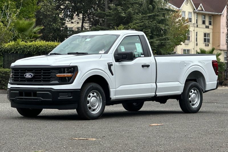Ford F-150 Vehicle Full-screen Gallery Image 07