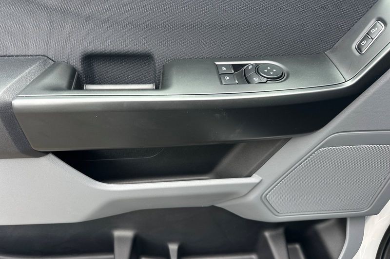 Ford F-150 Vehicle Full-screen Gallery Image 10
