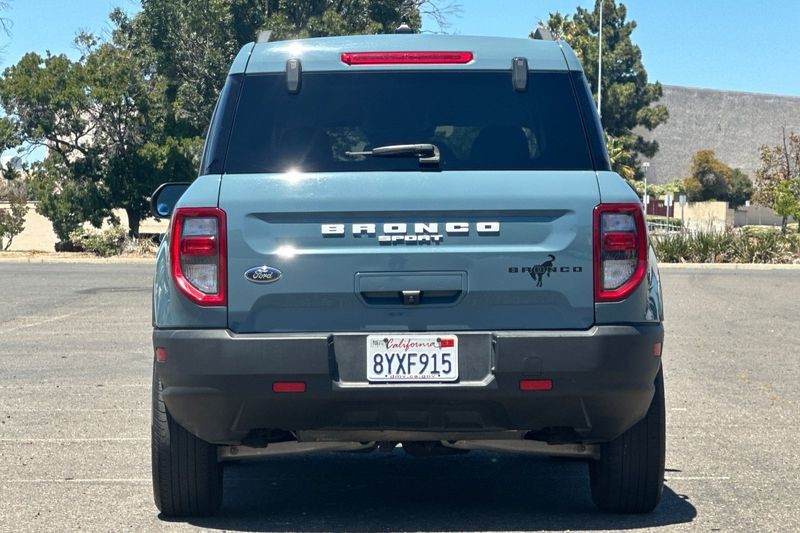 Ford Bronco Sport Vehicle Full-screen Gallery Image 04