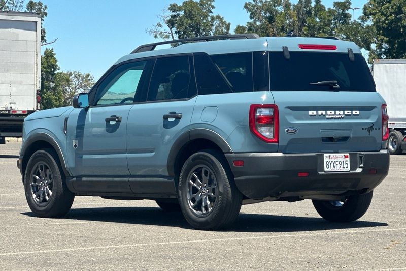 Ford Bronco Sport Vehicle Full-screen Gallery Image 05
