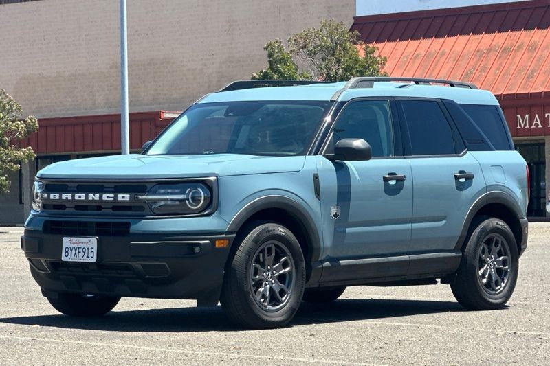 Ford Bronco Sport Vehicle Full-screen Gallery Image 08