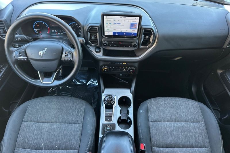 Ford Bronco Sport Vehicle Full-screen Gallery Image 15