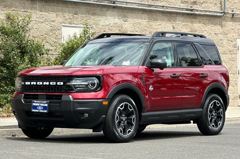 Ford Bronco Sport Vehicle Full-screen Gallery Image 07