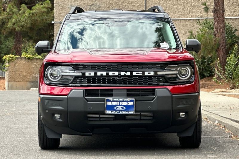 Ford Bronco Sport Vehicle Full-screen Gallery Image 08
