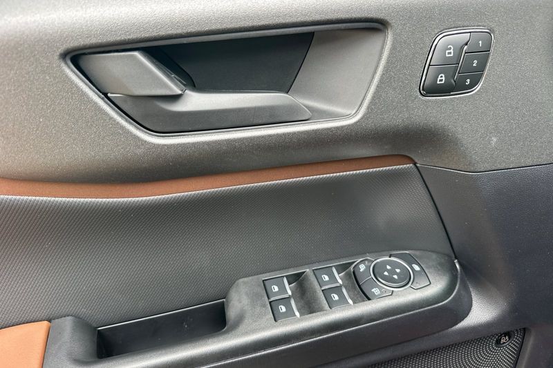 Ford Bronco Sport Vehicle Full-screen Gallery Image 10
