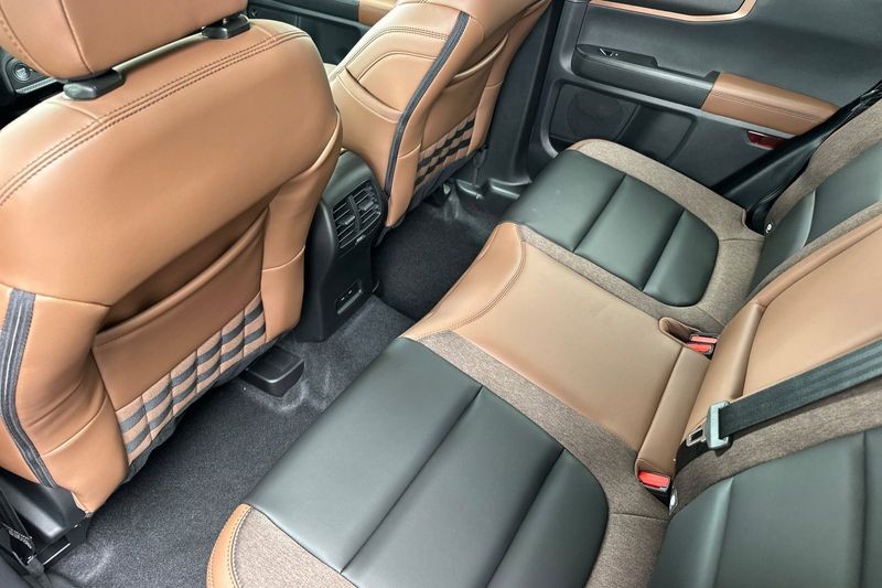 Ford Bronco Sport Vehicle Full-screen Gallery Image 12