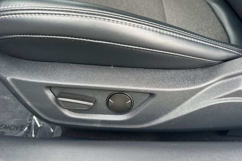 Ford Mustang Vehicle Full-screen Gallery Image 13