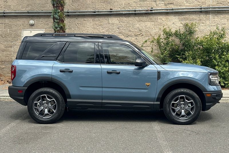 Ford Bronco Sport Vehicle Full-screen Gallery Image 02