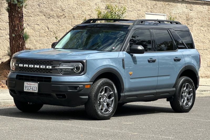 Ford Bronco Sport Vehicle Full-screen Gallery Image 08