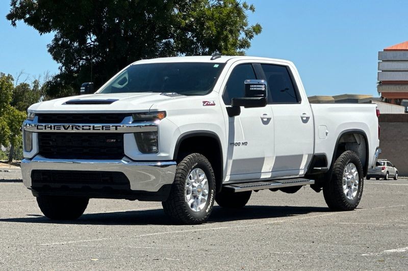 Chevrolet Silverado 2500HD Vehicle Full-screen Gallery Image 08