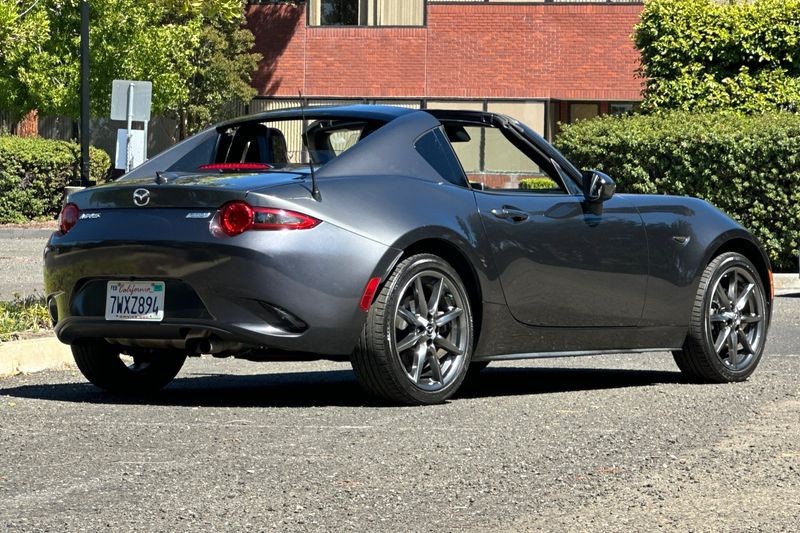 Mazda Miata RF Vehicle Full-screen Gallery Image 03