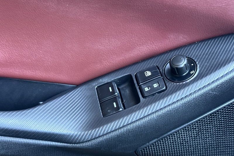 Mazda Miata RF Vehicle Full-screen Gallery Image 13