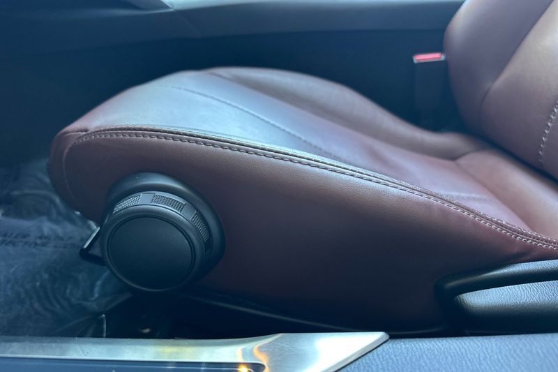 Mazda Miata RF Vehicle Full-screen Gallery Image 14