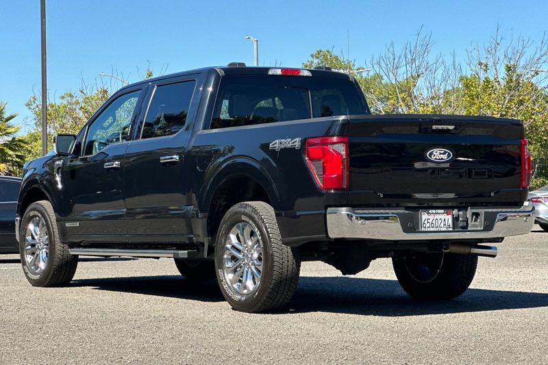 Ford F-150 Vehicle Full-screen Gallery Image 05