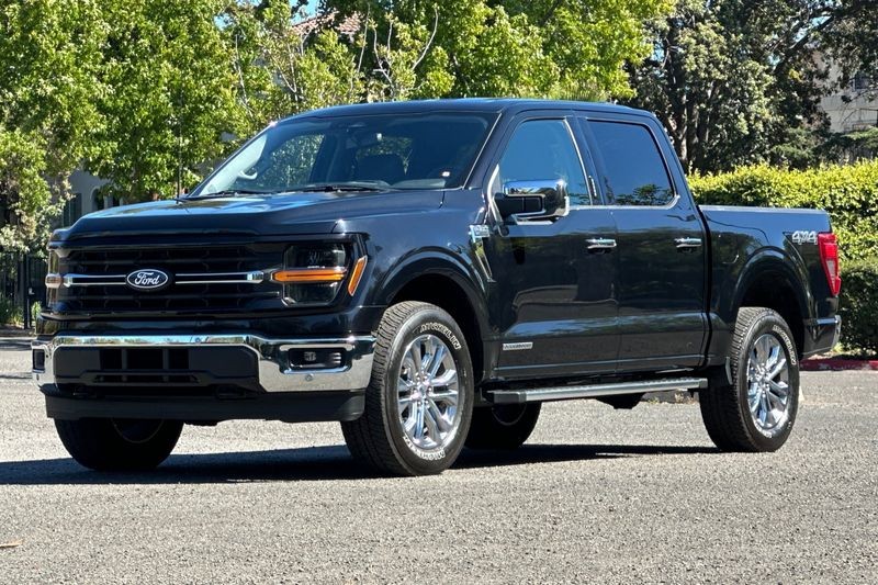 Ford F-150 Vehicle Full-screen Gallery Image 07