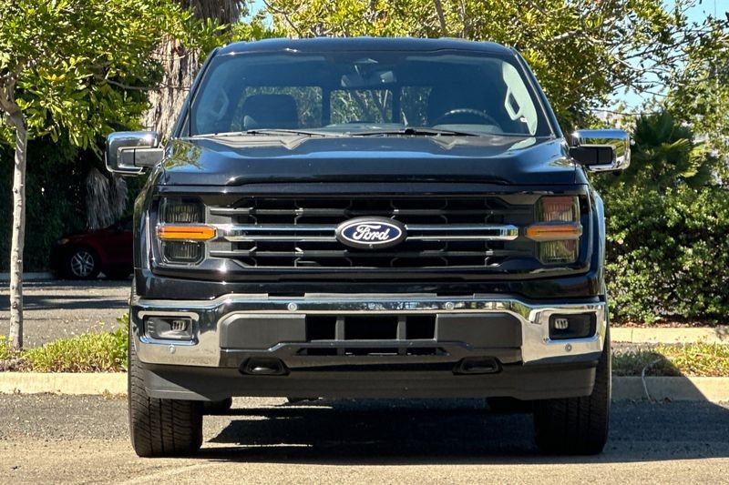 Ford F-150 Vehicle Full-screen Gallery Image 08
