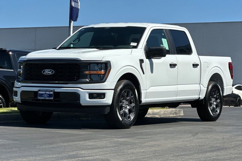 Ford F-150 Vehicle Full-screen Gallery Image 07
