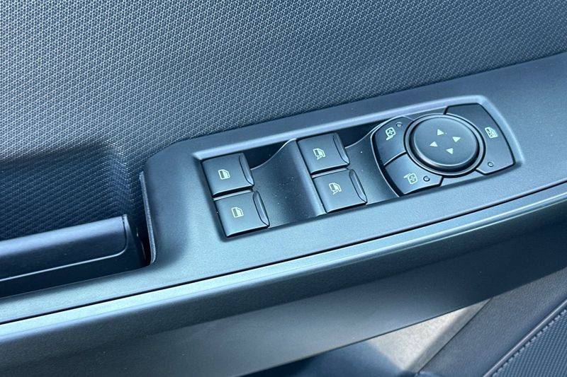 Ford F-150 Vehicle Full-screen Gallery Image 11